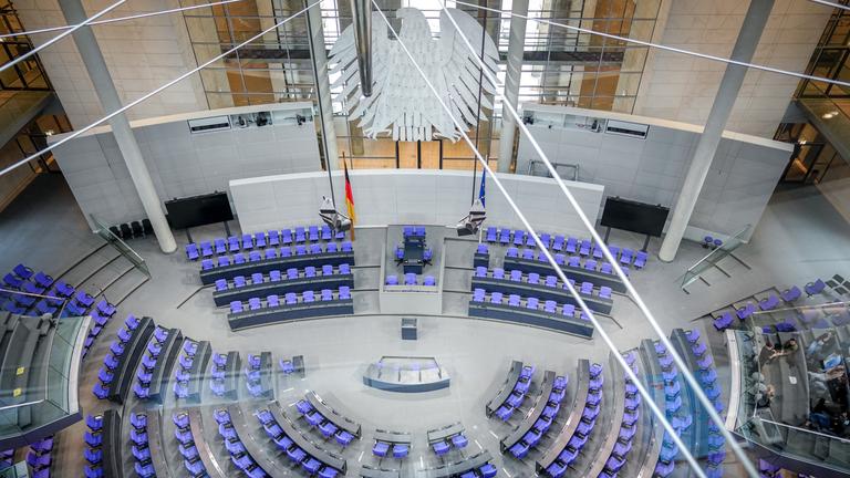 Blick in den Plenarsaal des Bundestags