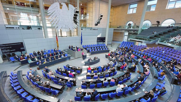 Beatrix von Storch, spricht im Plenarsaal im Bundestag.