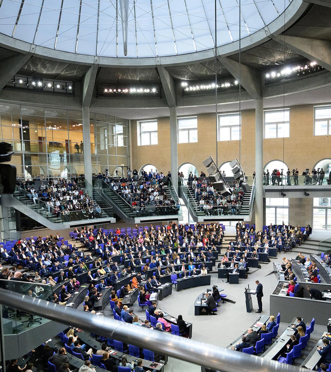 Friedrich Merz, Vorsitzender der CDU/CSU-Bundestagsfraktion, spricht im Deutschen Bundestag