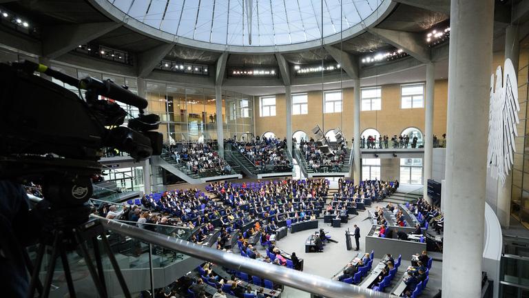 Friedrich Merz, Vorsitzender der CDU/CSU-Bundestagsfraktion, spricht im Deutschen Bundestag