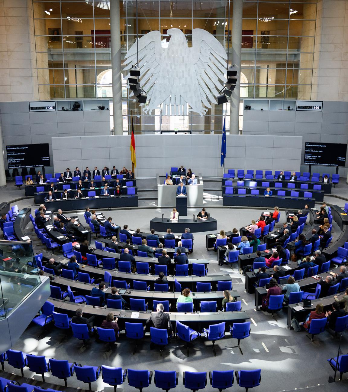 In der 59. Plenarsitzung der 21. Legislaturperiode im Deutschen Bundestag wird das Tariftreuegesetz diskutiert.