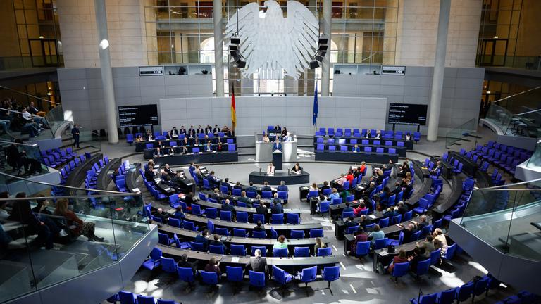 In der 59. Plenarsitzung der 21. Legislaturperiode im Deutschen Bundestag wird das Tariftreuegesetz diskutiert.