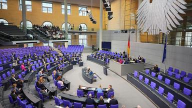 Übersicht über den Plenarsaal im Bundestag, aufgenommen am 31.01.2025
