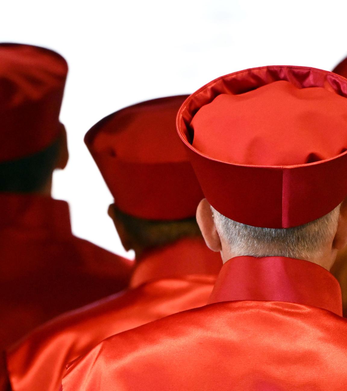 Symbolbild: : Die Richterinnen und Richter des Zweiten Senat beim Bundesverfassungsgericht verlassen den Sitzungssaal nach der Urteilsverkündung über die Wahlrechtsreform der Ampel-Koalition.
