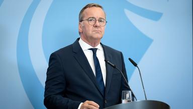 Bundesverteidigungsminister Boris Pistorius bei einer Pressekonferenz.