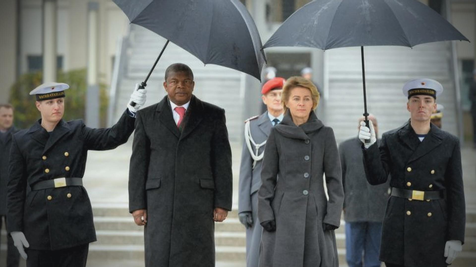 Ex-Bundesverteidigungsministerin Ursula von der Leyen mit Staatspräsident Lourenço (Angola)