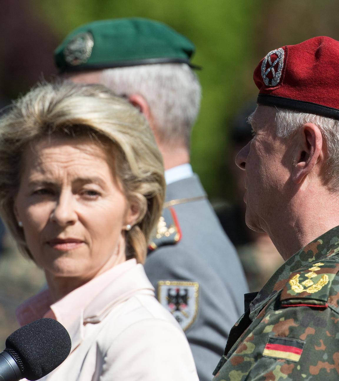 bundesverteidigungsministerin von der leyen  in illkirch