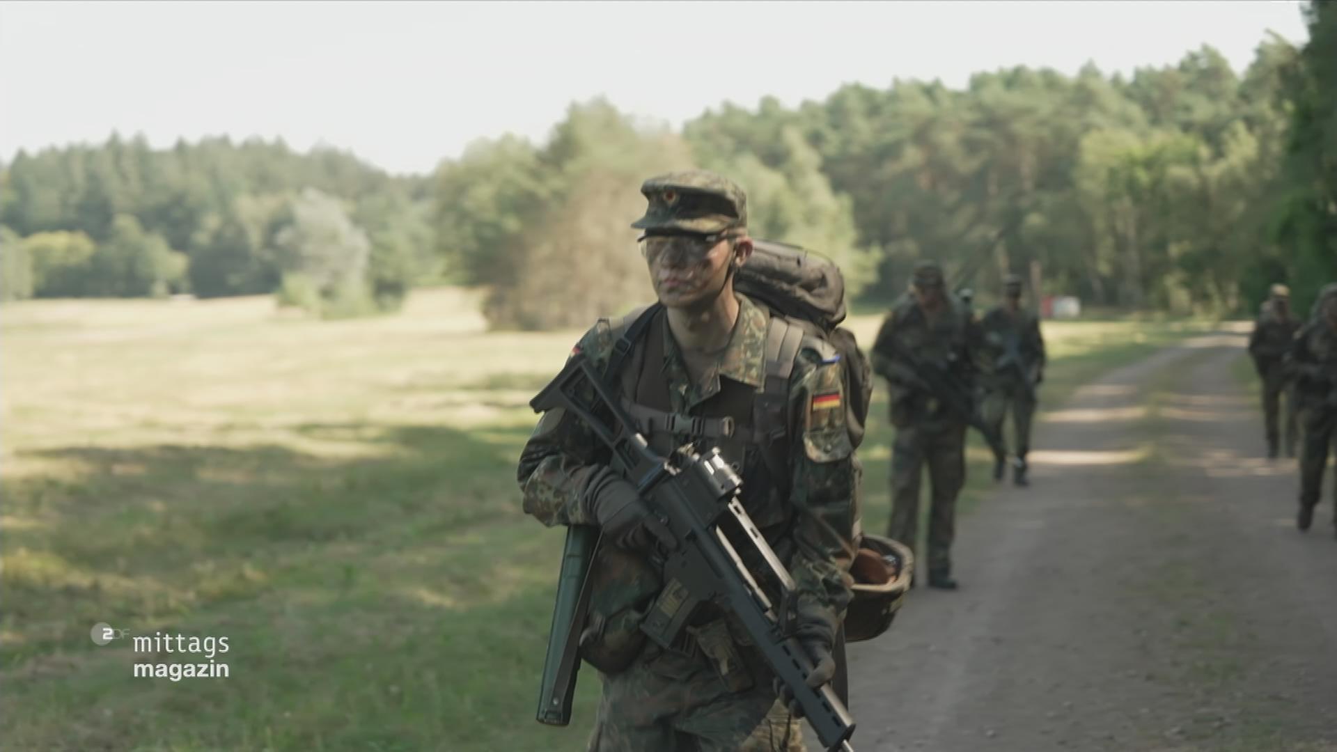 Junger Soldat bei der Bundeswehr