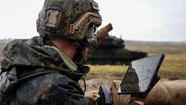 Bundeswehr testet Sonic AI: Akustische Sensoren in Kombination mit KI zur Abwehr von Drohnen