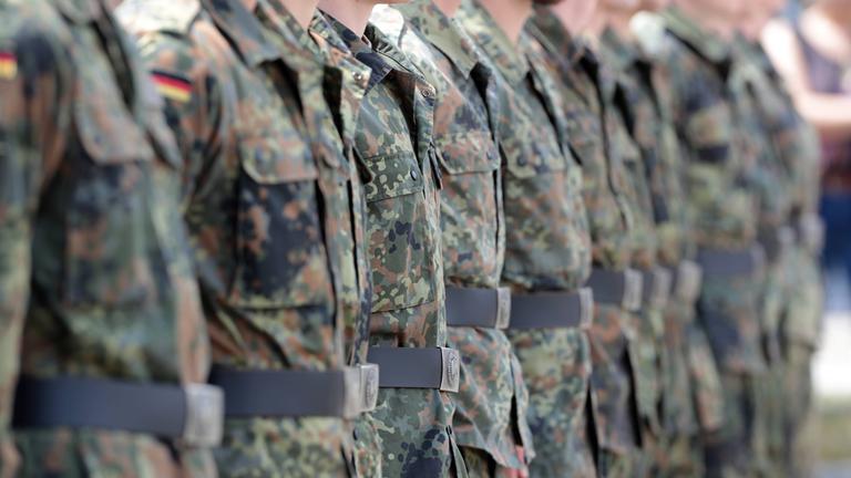 Angetretene Soldaten des Jägerbataillons 292 (JgBtl 292) der Bundeswehr in Donaueschingen am 20.07.2025.