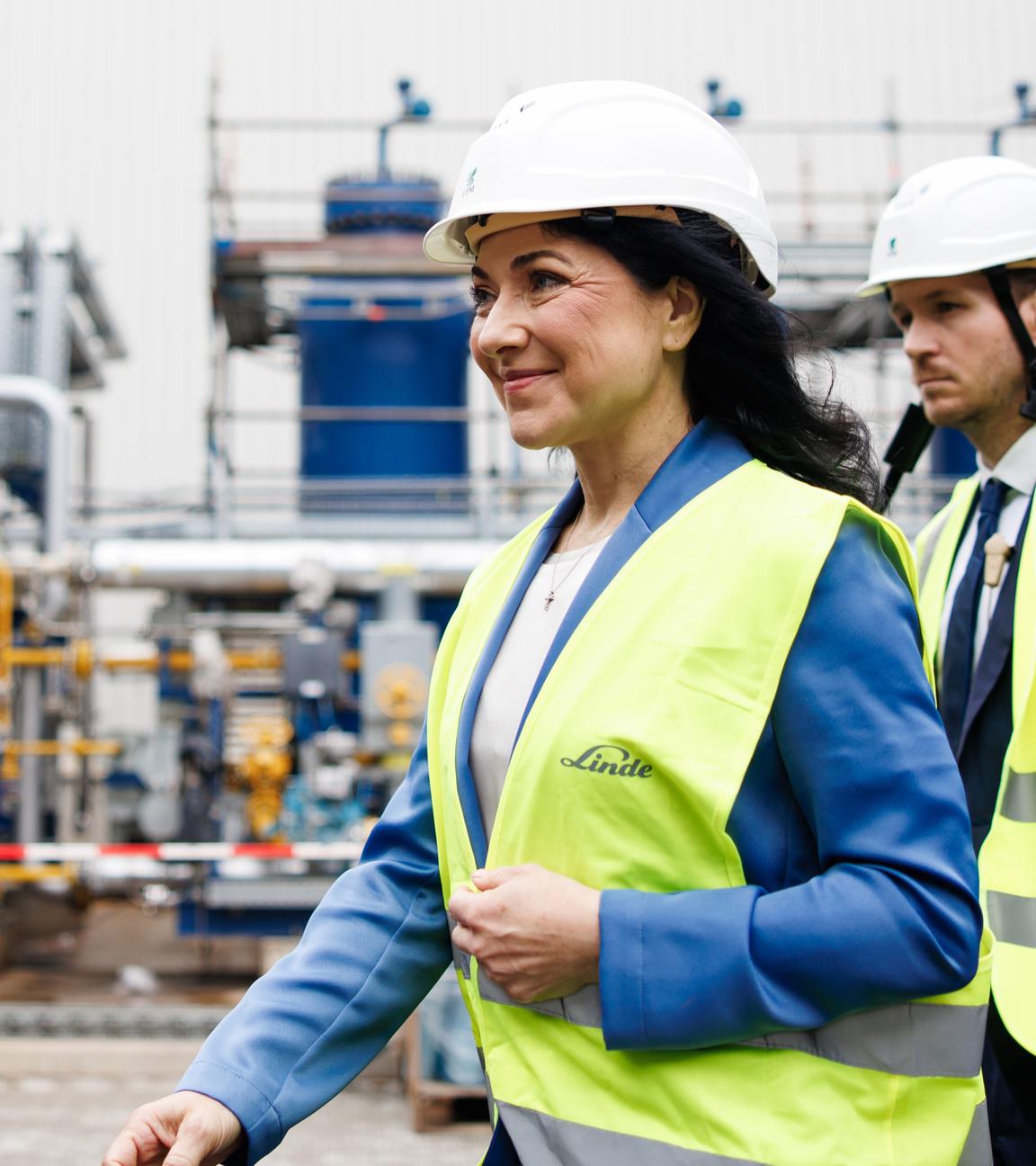 Bundeswirtschaftsministerin Katharina Reiche besucht Chemiestandort Leuna