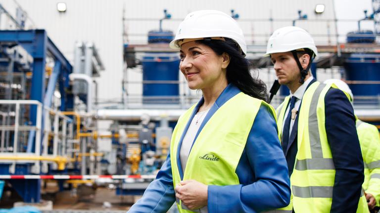 Bundeswirtschaftsministerin Katharina Reiche besucht Chemiestandort Leuna