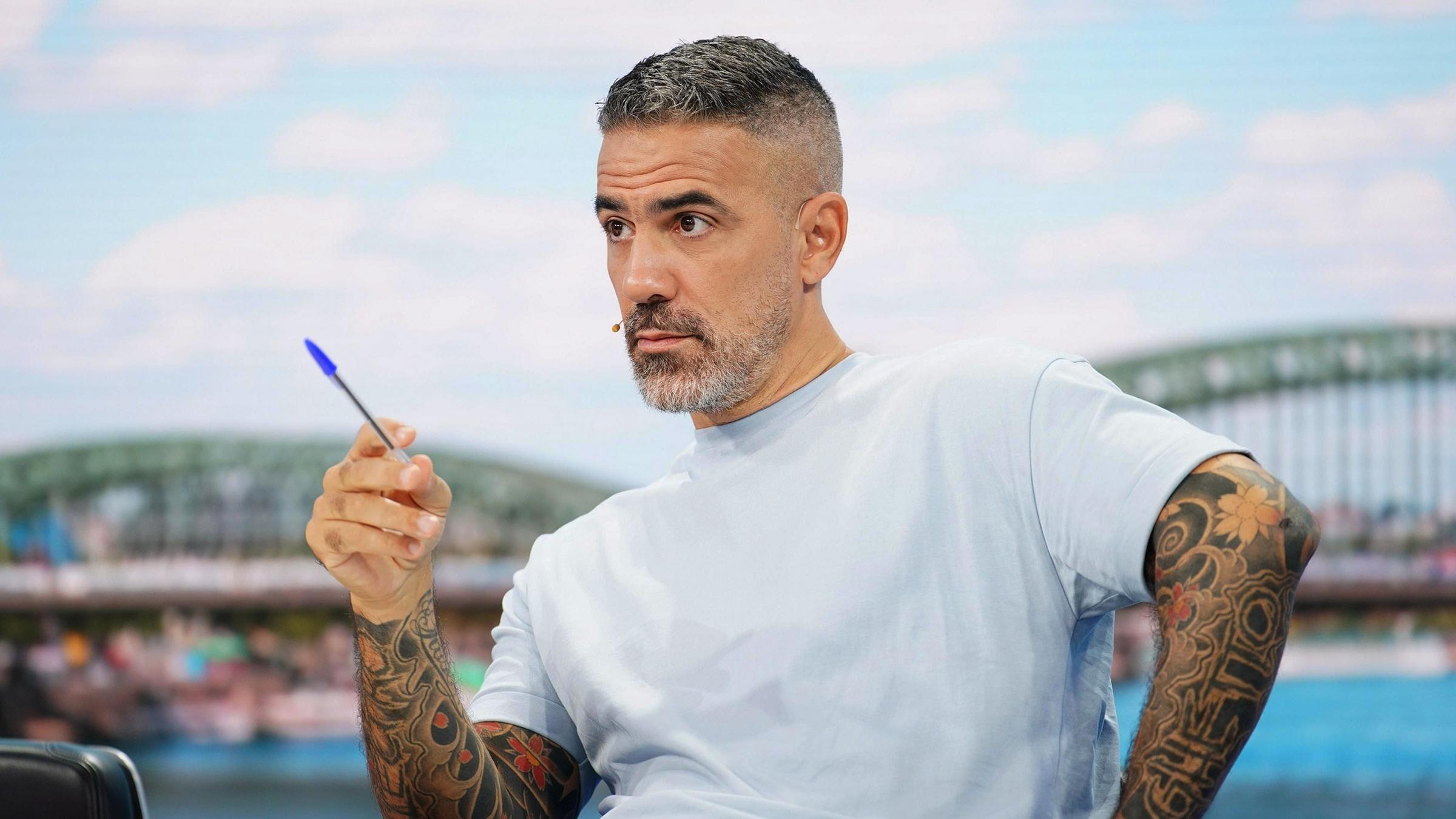 Bushido sitzt als Mitglied der Jury in der Show "Deutschland sucht den Superstar".