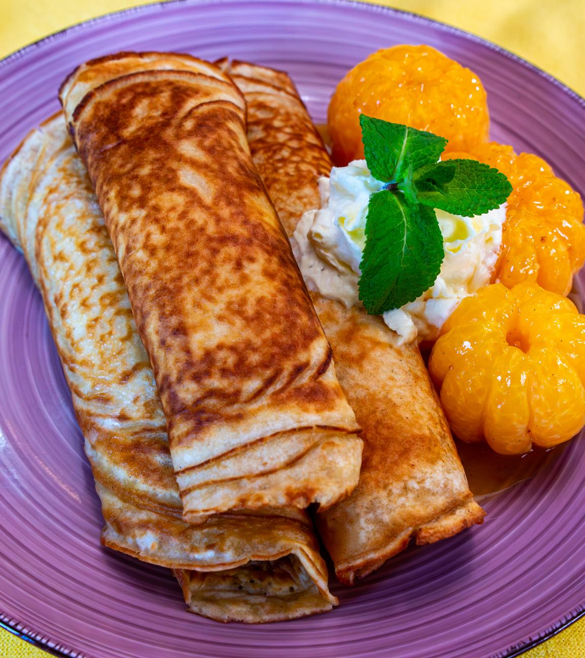 Buttermilch-Plinsen mit Gewürzmandarinen