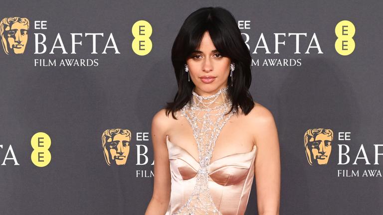 In London wurden die BAFTAs verliehen und die Stars zeigten sich von ihrer besten Seite. So auch Sängerin Camila Cabello, die mit ihrem Outfit ein Hingucker des Abends war. (17.02.2025)