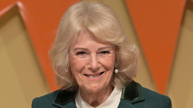 Königin Camilla besucht Film-Set