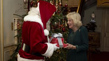 Königin Camilla: Besuch vom Weihnachtsmann 