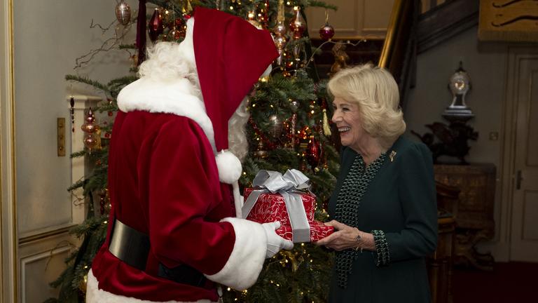 Königin Camilla: Besuch vom Weihnachtsmann 
