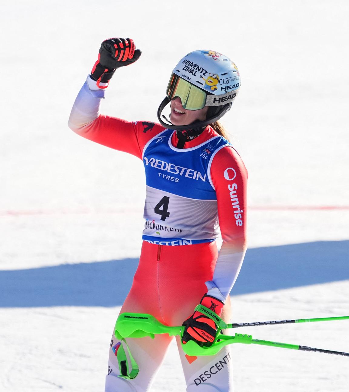 Die Schweizerin Camille Rast jubelt zu ihrem Sieg beim Slalom in Saalbach am 15.02.2025.