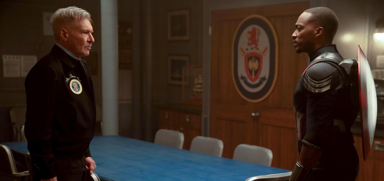 Harrison Ford (l) als President Thaddeus Ross und Anthony Mackie als Sam Wilson/Captain America in einer Szene des Films "Captain Amercia: Brave New World"
