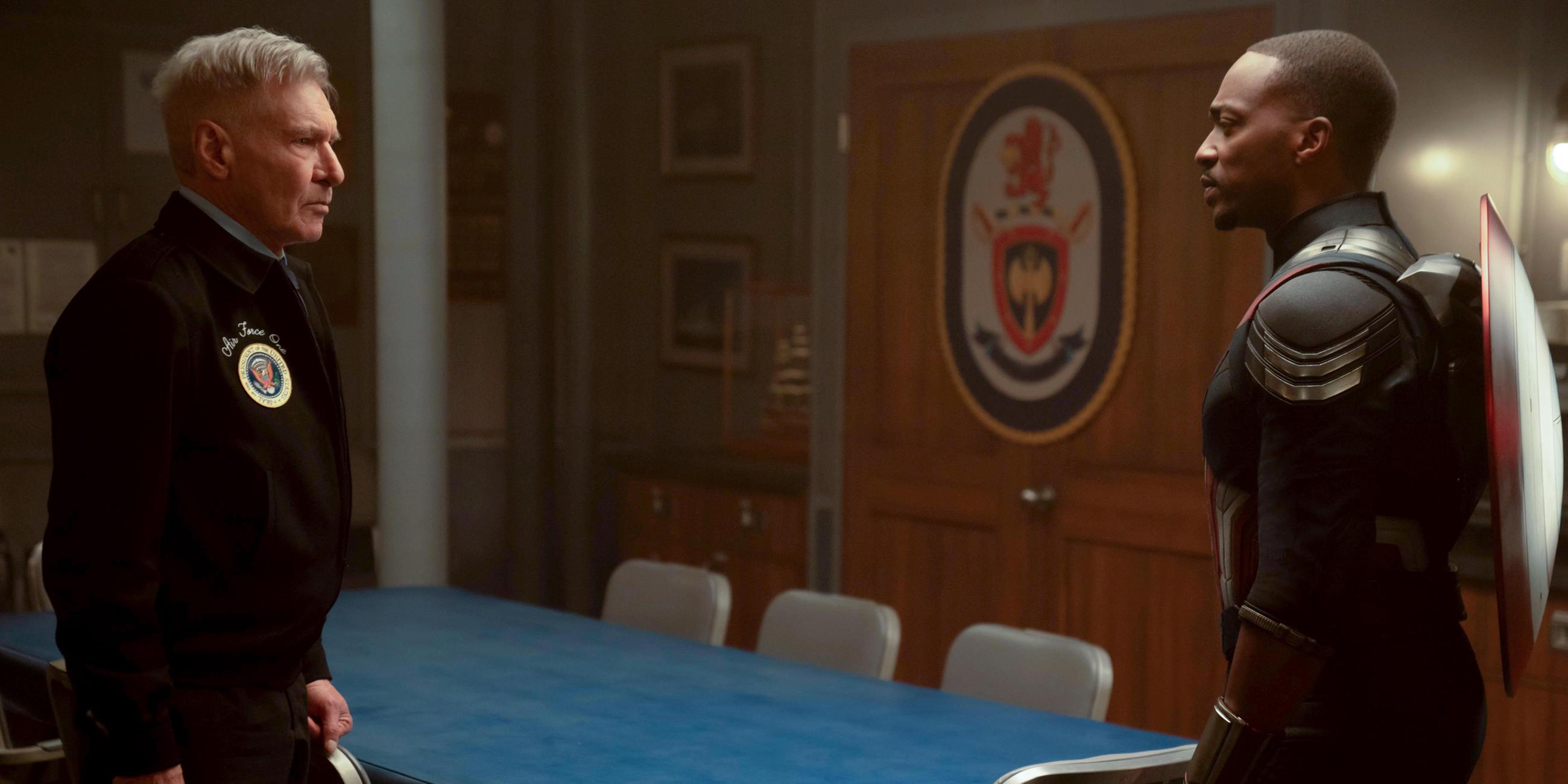 Harrison Ford (l) als President Thaddeus Ross und Anthony Mackie als Sam Wilson/Captain America in einer Szene des Films "Captain Amercia: Brave New World"