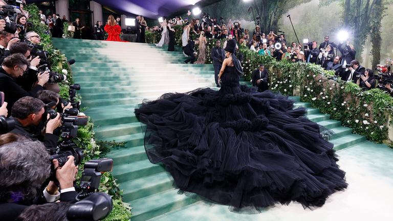 Cardi B kommt auf dem roten Teppich der Met Gala 2024 an, aufgenommen am 06.05.2024 in New York City