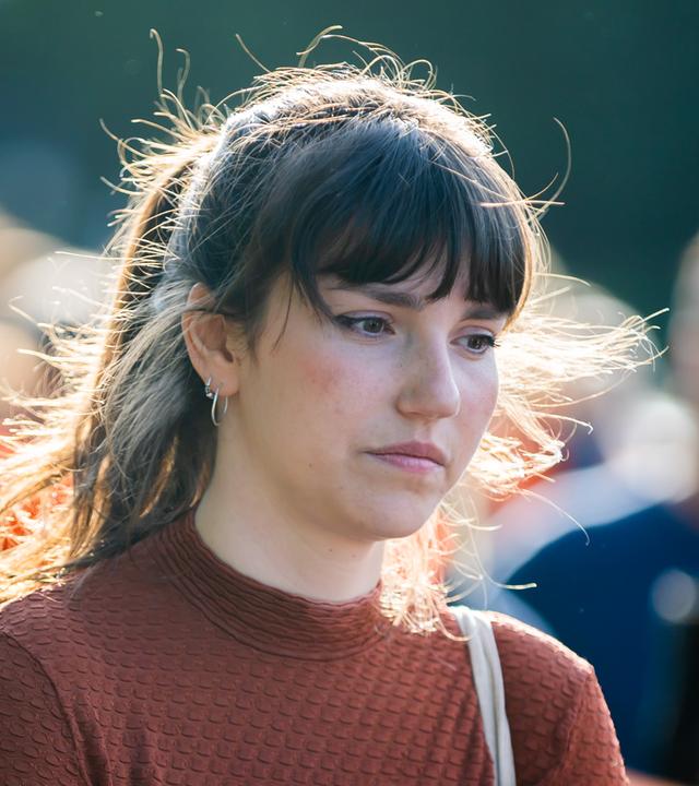 Carla Hinrichs, Sprecherin der Letzten Generation, nimmt an einer Demonstration in Berlin teil.
