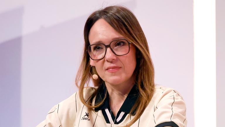 Komikerin Carolin Kebekus auf der Bühne im Rahmen der Lit. Cologne 2026 in der Kölner Flora am 08.03.2026.