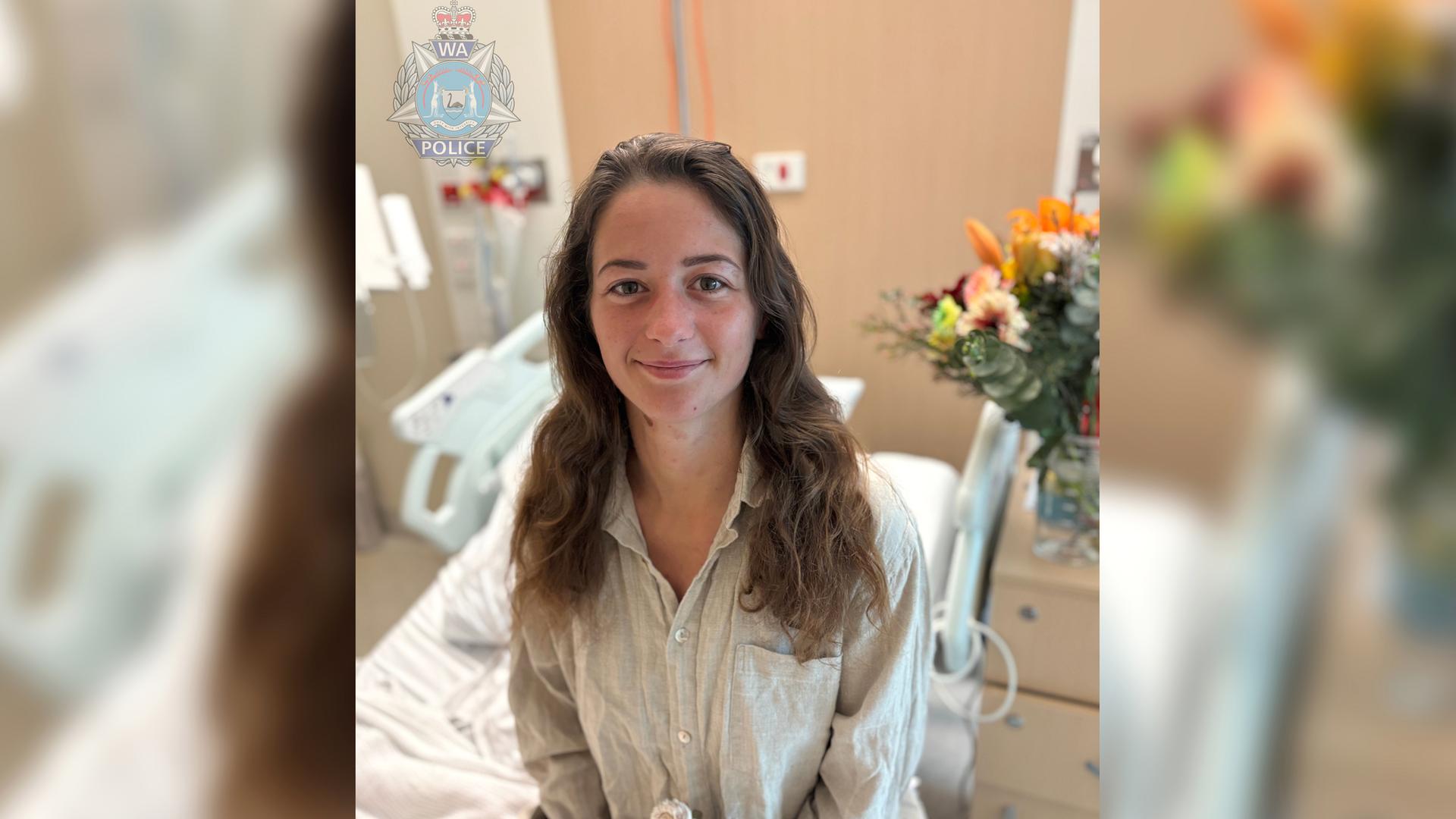 Carolina W. im Krankenhaus, wenige Tage nach ihrer Rettung aus der australischen Wildnis