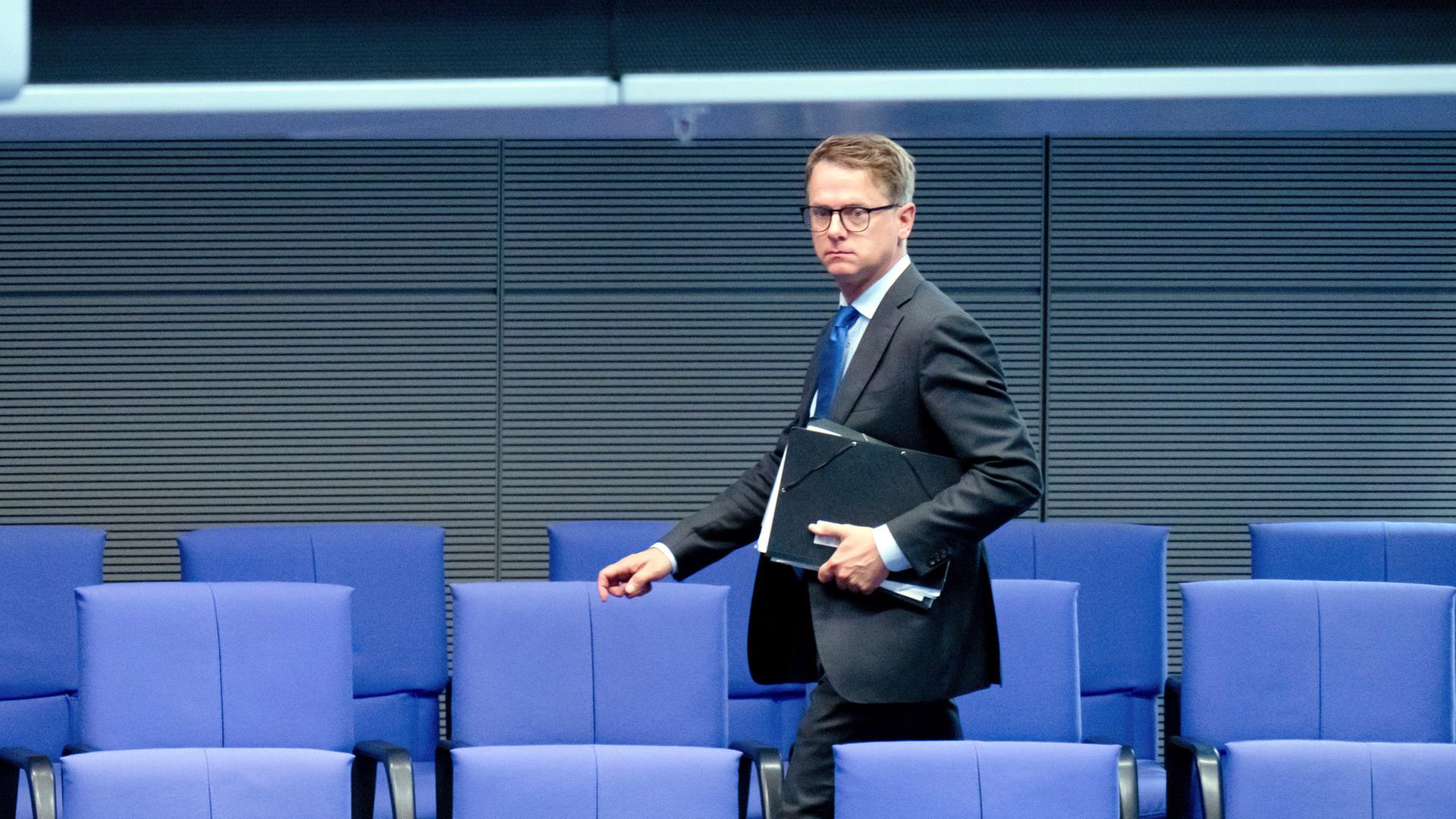 Carsten Linnemann in der 17. Sitzung des 21. Deutschen Bundestages im Reichstagsgebäude. Berlin, 09.07.2025