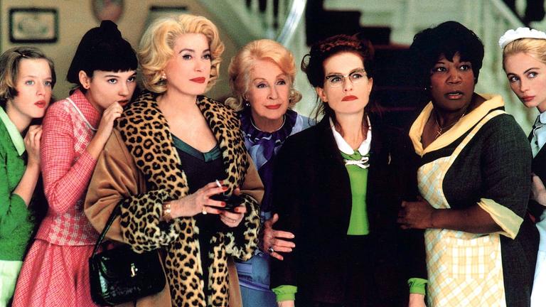 Catherine Deneuve - Filmszene aus "8 Frauen"