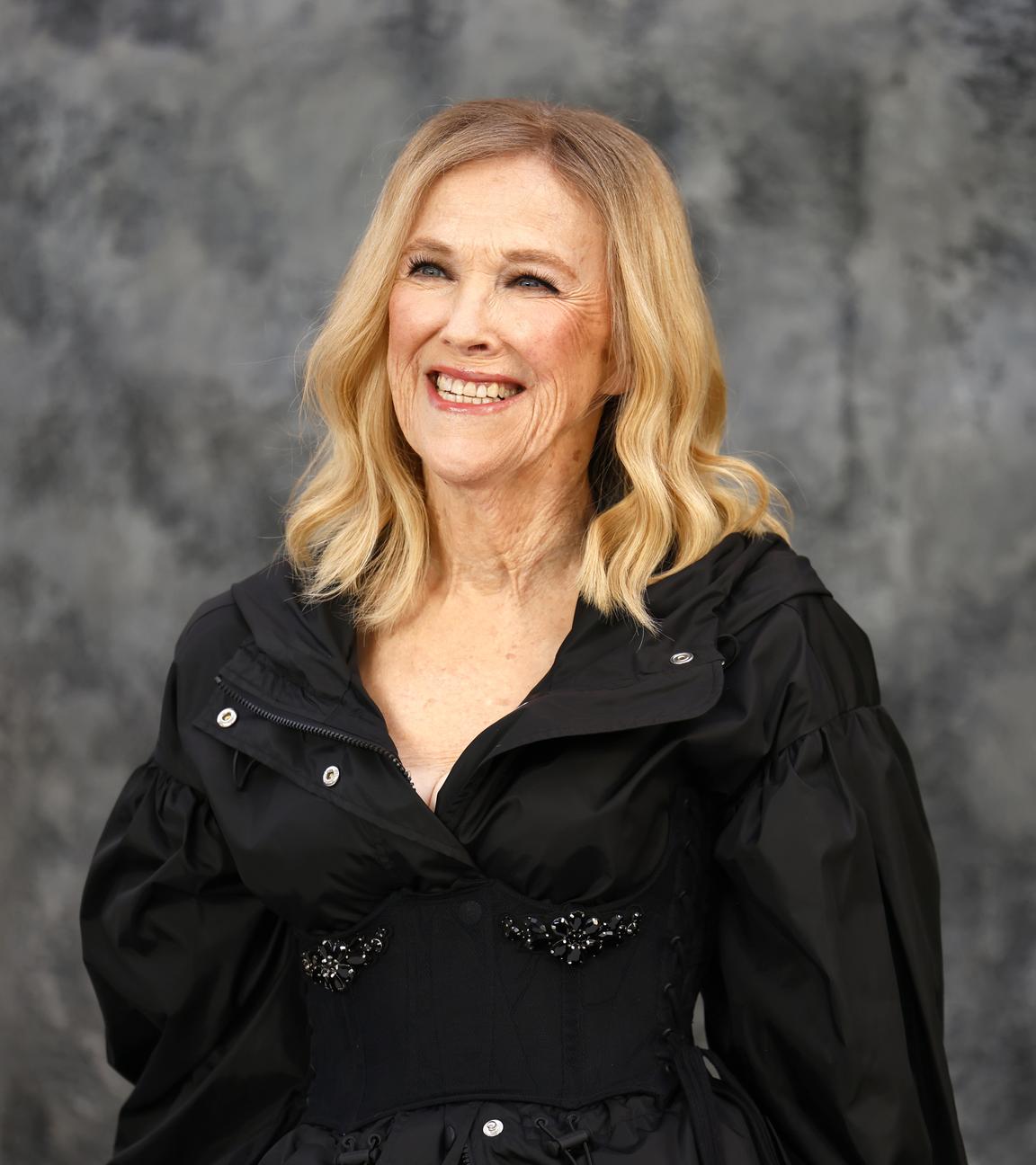 Schauspielerin Catherine O'Hara ist zu sehen.