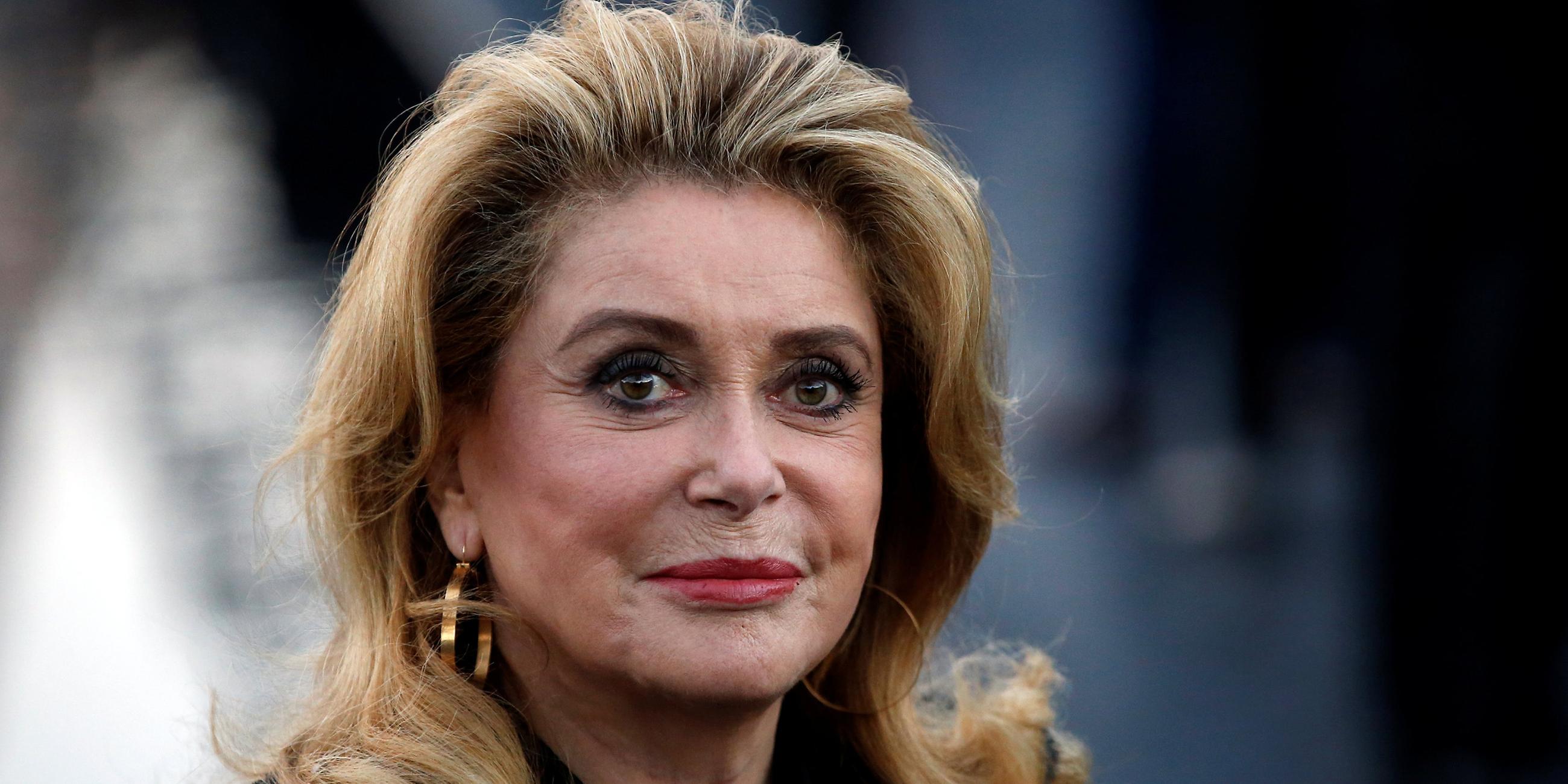 Catherine Deneuve auf der Fashion Week in  Paris