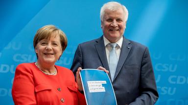 Angela Merkel und Horst Seehofer präsentieren ihr Wahlprogramm