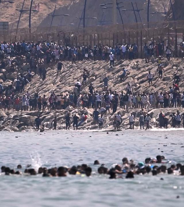 Migranten erreichen Ceuta über den Meeeweg