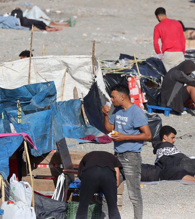Nach wie vor weigern sich tausende illegal eingereiste Migranten, nach Marokko zurückzukehren.
