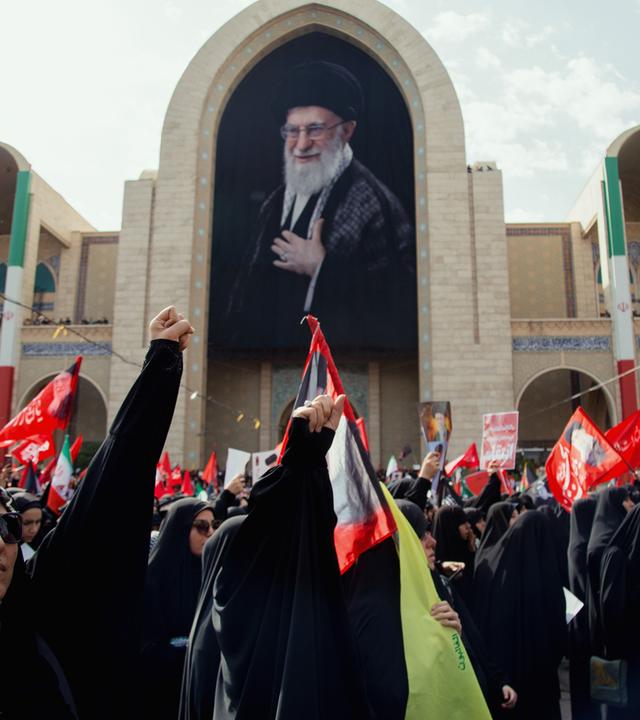 Trauerfeier für den Obersten Führer Ali Chamenei in Teheran