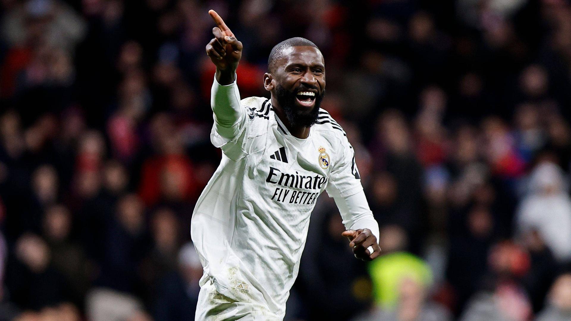 Real Madrids Antonio Rüdiger jubelt nach seinem entscheidenden Treffer beim Elfmeterschießen.