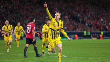 Dortmunds Maximilian Beier jubelt nach seinem Treffer zum 2:1 gegen OSC Lille.