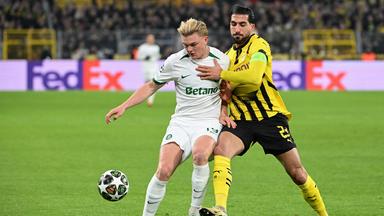 Lissabons Conrad Harder und Dortmunds Emre Can kämpfen um den Ball.