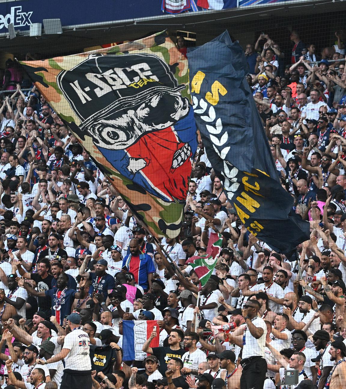 Fans beim Champions League Finale am 31.05.25.