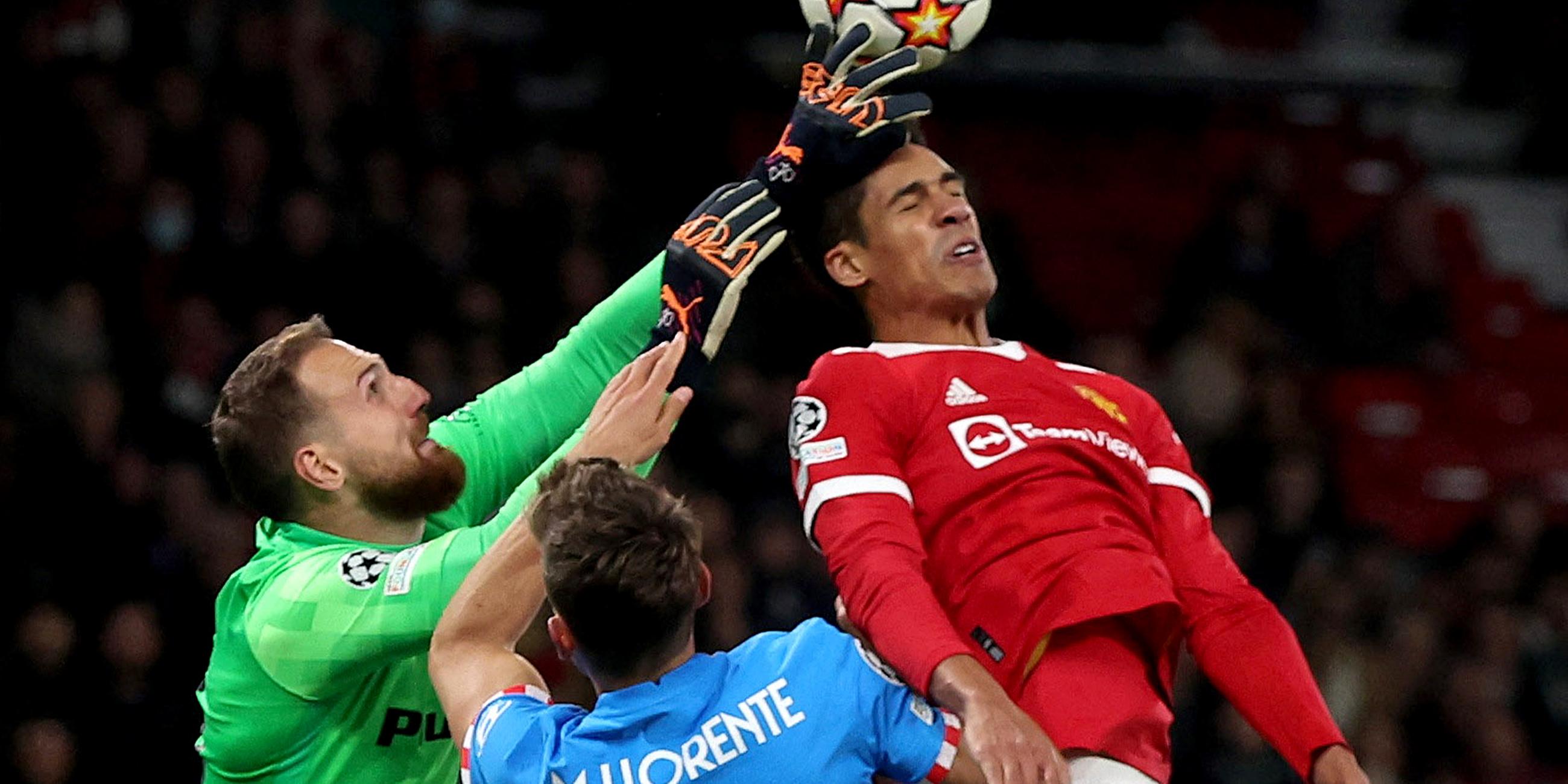 Atléticos Jan Oblak in Aktion gegen Manchesters Raphael Varane.