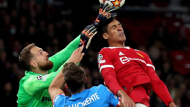 Atléticos Jan Oblak in Aktion gegen Manchesters Raphael Varane.