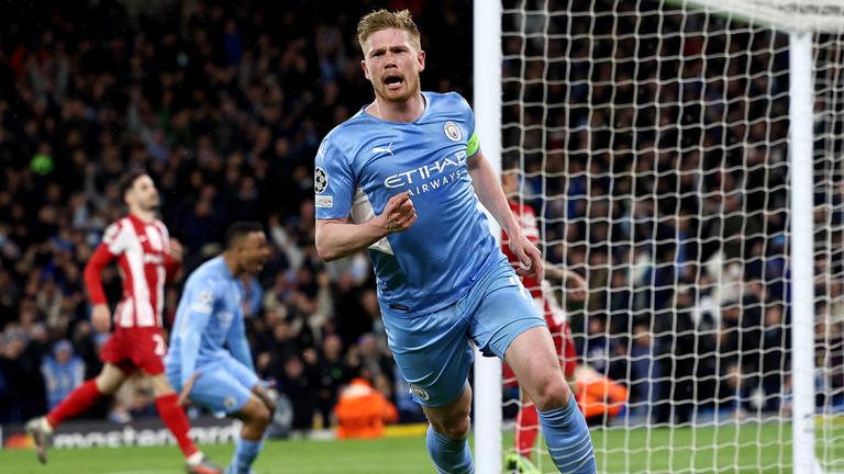 Manchesters Kevin De Bruyne jubelt.