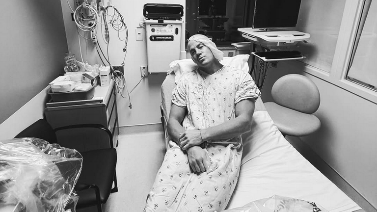 Actionheld Channing Tatum hat sich die Schulter ausgerenkt. Sie musste mit einer Schraube fixiert werden. "Ein neuer Tag, eine neue Herausforderung" kommentiert er auf Instagram. (04.02.2026)