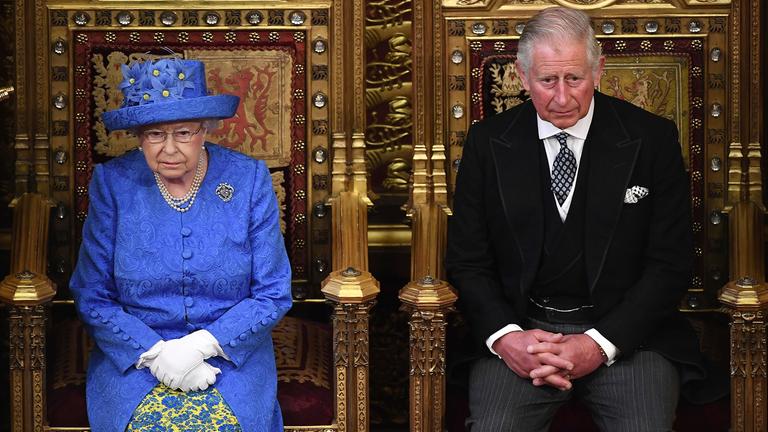 Prinz Charles und Elizabeth II.