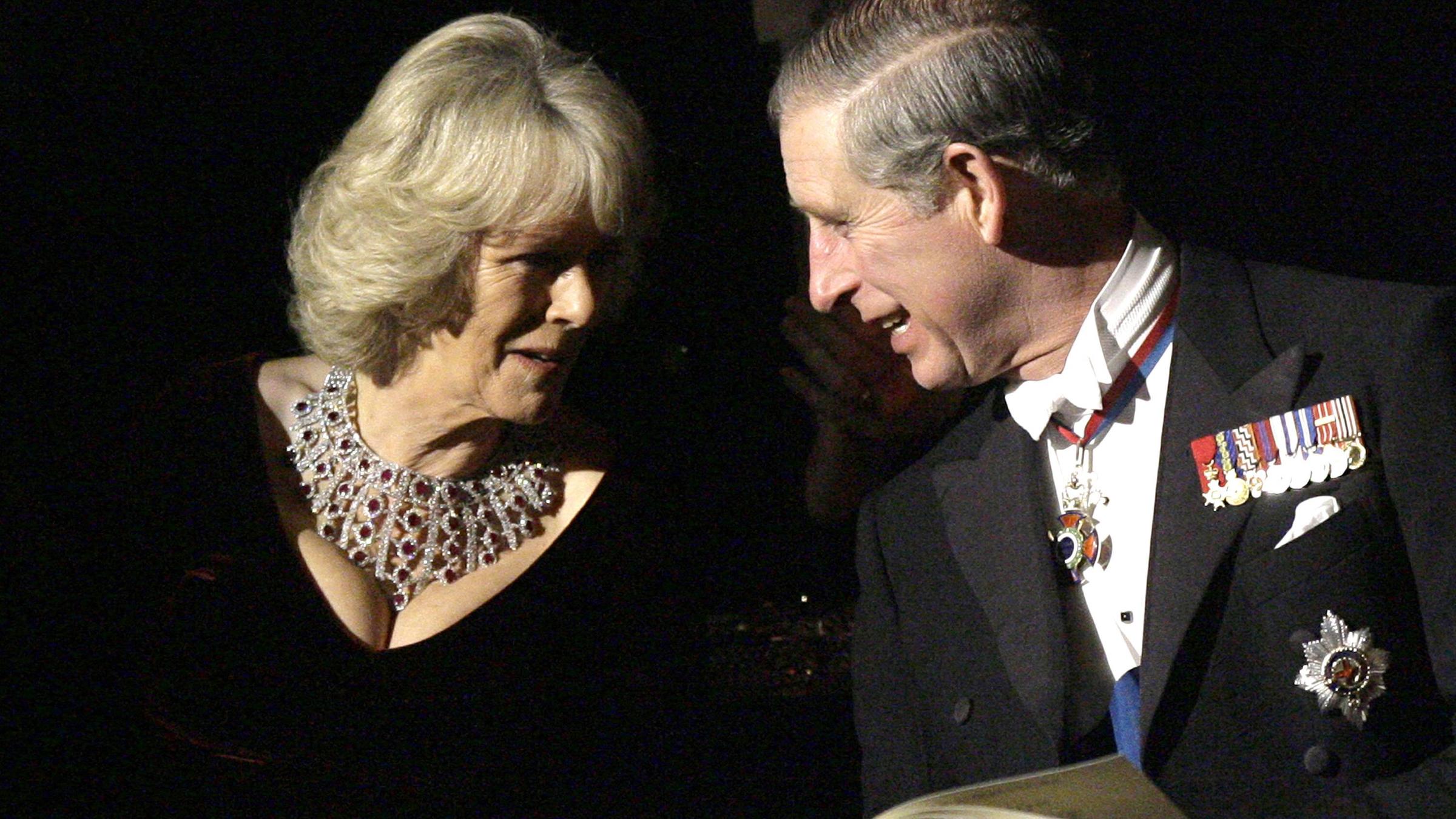 Charles und Camilla 2007 waehrend eines Besuchs in Philadelphia anlaesslich eines Konzerts der Academy of Music.