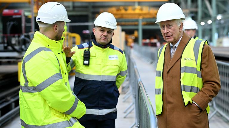 König Charles III. im Offshore-Turbinenpark