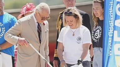 Kent: König Charles III. beim Müllsammeln
