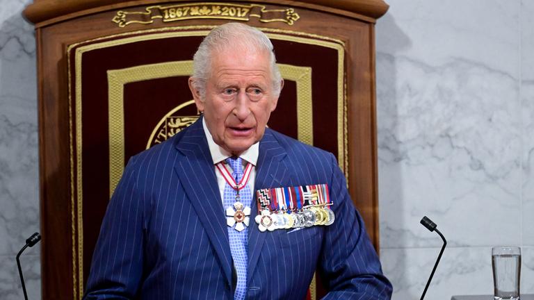 Adel: Charles und Camilla bei der Eröffnung des kanadischen Parlaments in Ottawa